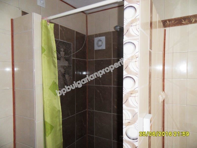 Двуетажна къща с двор на 12 км от морето, обл. Бургас Двуетажна къща с двор на 12 км от морето, обл. Бургас