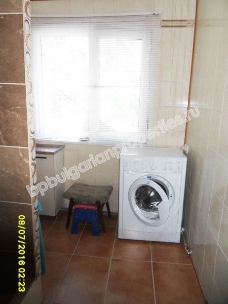 Двуетажна къща с двор на 12 км от морето, обл. Бургас Двуетажна къща с двор на 12 км от морето, обл. Бургас