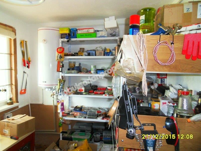 Двуетажна къща с двор на 12 км от морето, обл. Бургас Двуетажна къща с двор на 12 км от морето, обл. Бургас