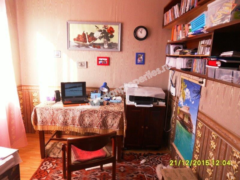 Двуетажна къща с двор на 12 км от морето, обл. Бургас Двуетажна къща с двор на 12 км от морето, обл. Бургас