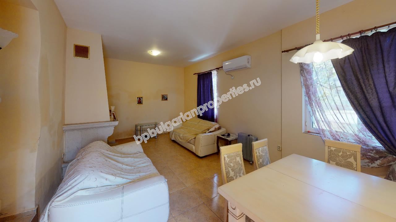 Двуетажна къща с три спални близо до Бургас Двуетажна къща с три спални близо до Бургас