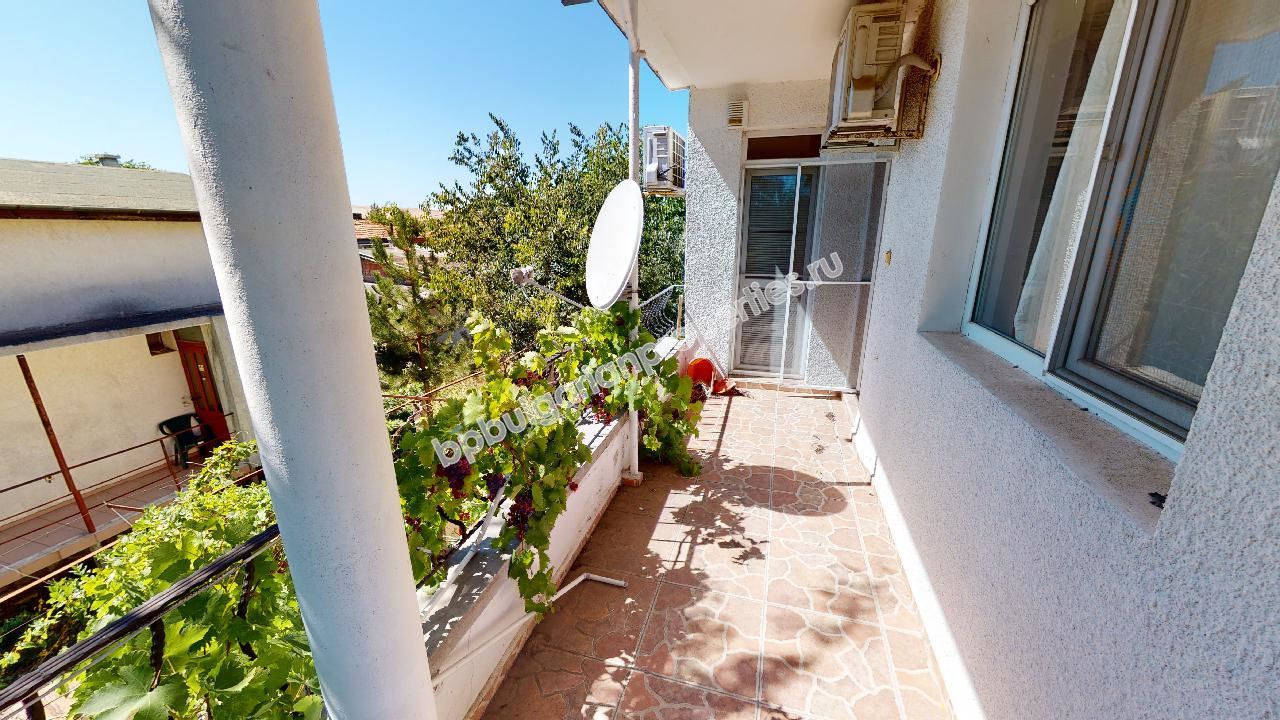 Двуетажна къща с три спални близо до Бургас Двуетажна къща с три спални близо до Бургас