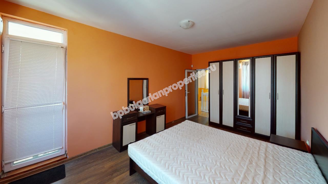 Двуетажна къща с три спални близо до Бургас Двуетажна къща с три спални близо до Бургас