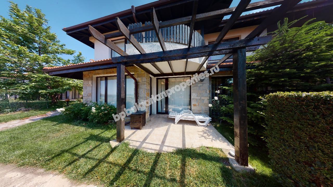 Обзаведена къща-таунхаус в затворен комплекс близо до морето Обзаведена къща-таунхаус в затворен комплекс близо до морето