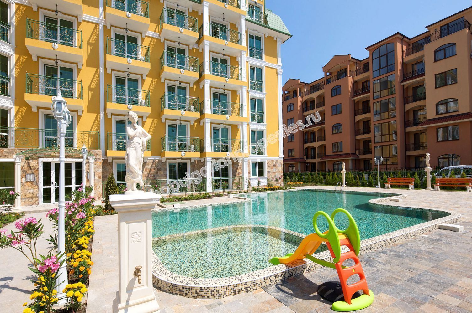 Апартаменти за продажба в нов комплекс близо до плажа в Слънчев Бряг Апартаменти за продажба в нов комплекс близо до плажа в Слънчев Бряг