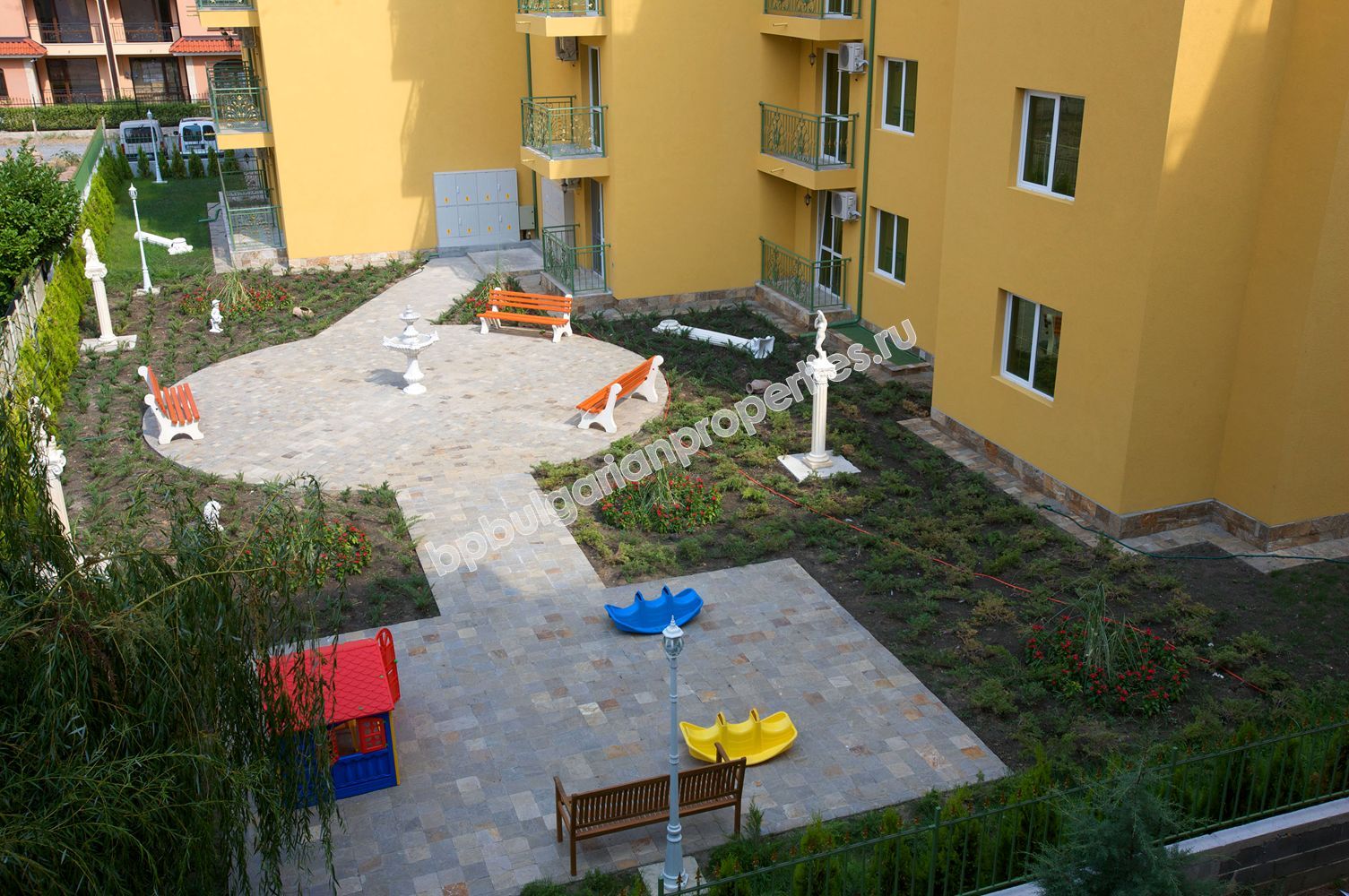 Апартаменти за продажба в нов комплекс близо до плажа в Слънчев Бряг Апартаменти за продажба в нов комплекс близо до плажа в Слънчев Бряг