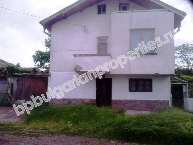 Триетажна къща в с. Съдиево Триетажна къща в с. Съдиево