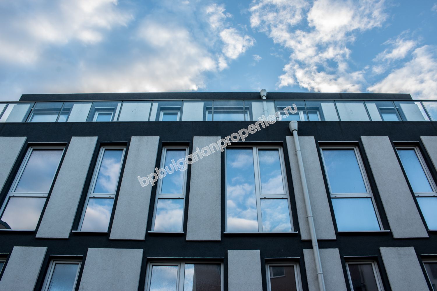 Луксозни апартаменти за продаване в нова жилищна сграда в град Созопол Луксозни апартаменти за продаване в нова жилищна сграда в град Созопол