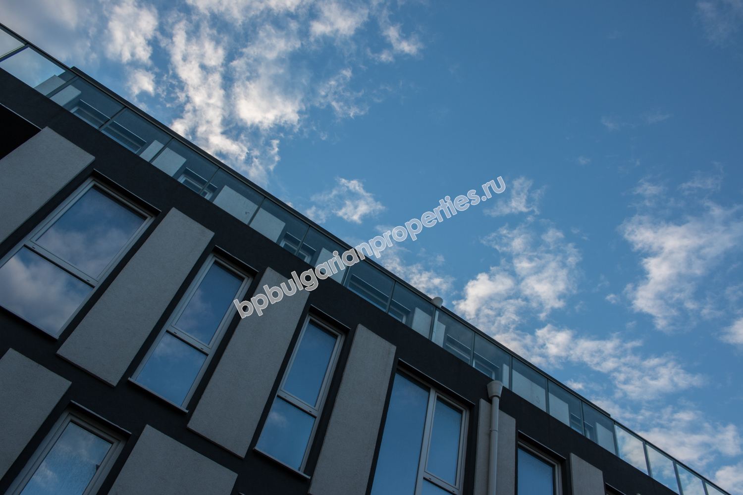 Луксозни апартаменти за продаване в нова жилищна сграда в град Созопол Луксозни апартаменти за продаване в нова жилищна сграда в град Созопол