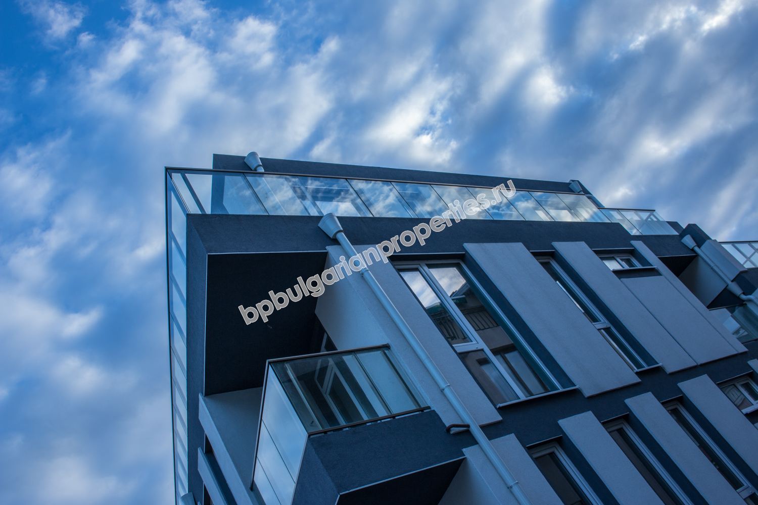 Луксозни апартаменти за продаване в нова жилищна сграда в град Созопол Луксозни апартаменти за продаване в нова жилищна сграда в град Созопол