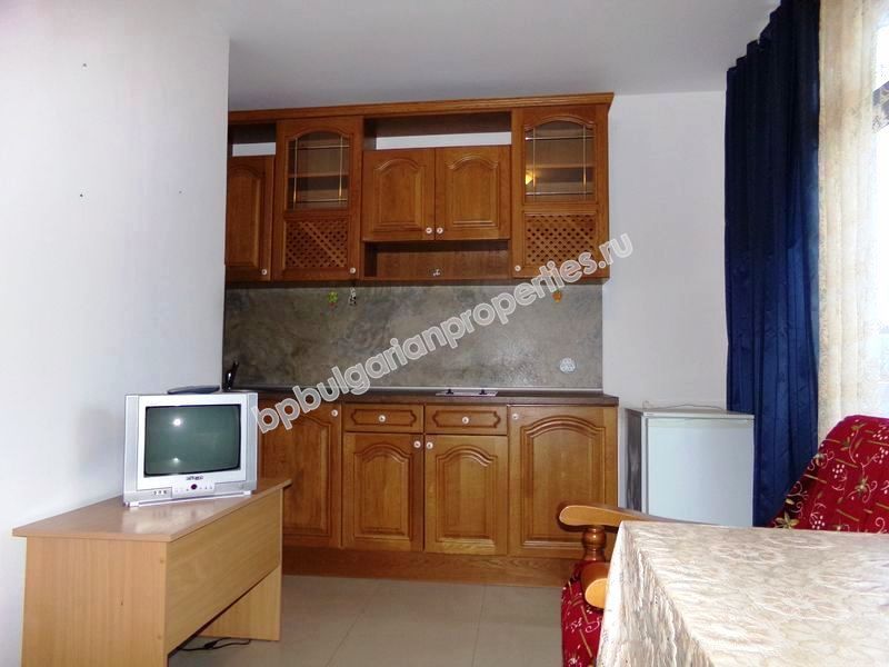 Мебелиран двустаен апартамент за продажба близо до плажа в курорта Слънчев Бряг