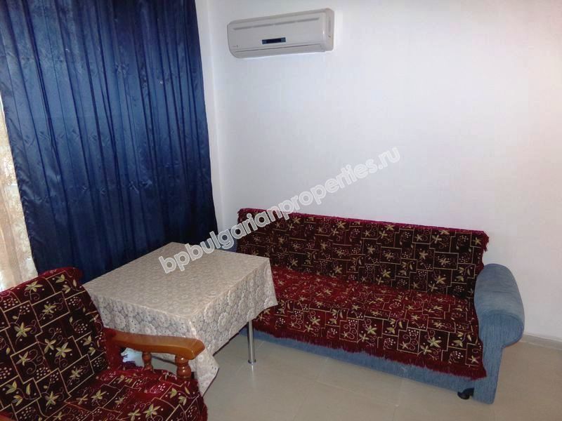 Мебелиран двустаен апартамент за продажба близо до плажа в курорта Слънчев Бряг