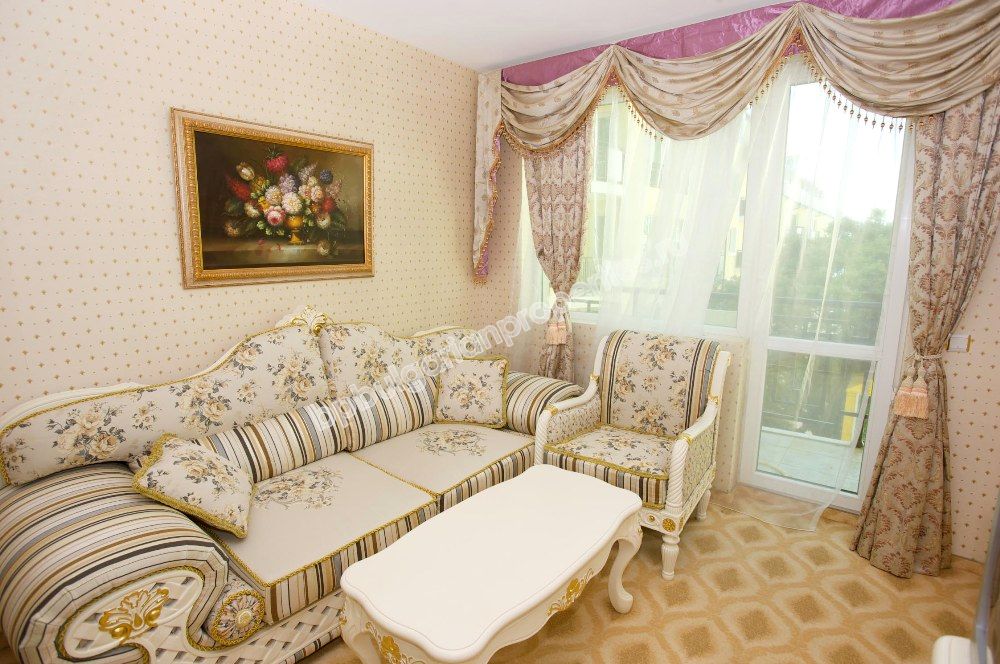 Продава луксозни апартаменти на самия бряг на морето в курорта Елените