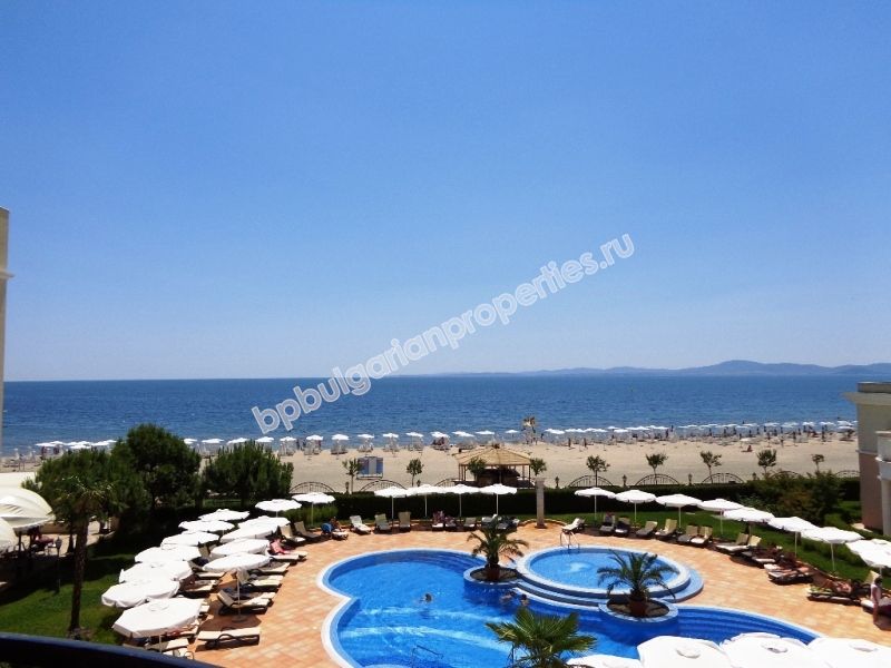 Луксозни апартаменти за продажба на първа линия море в Поморие