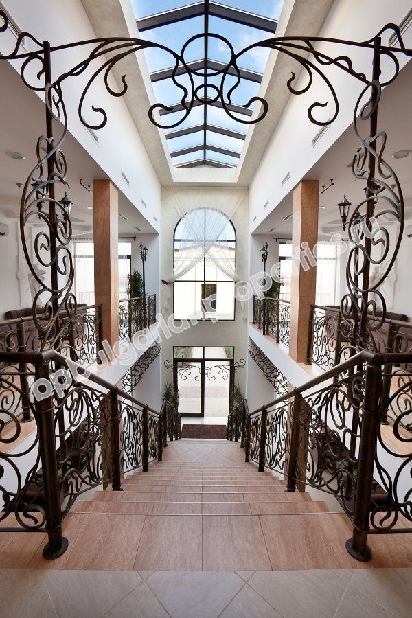 Луксозни апартаменти на брега на морето за продажба край град Созопол