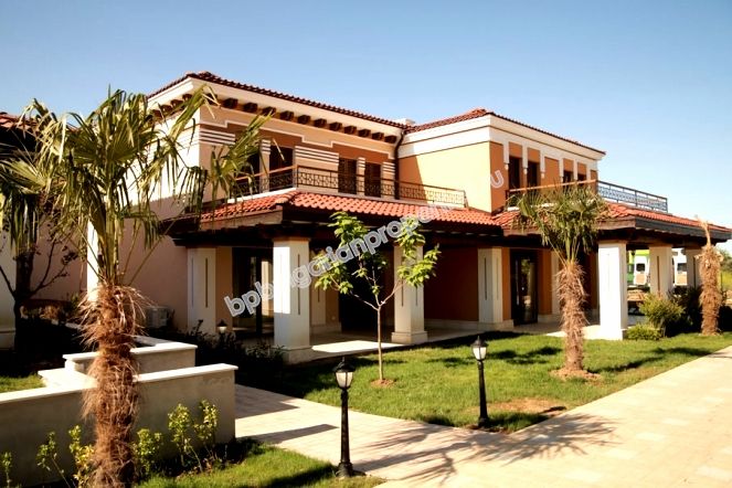 Луксозни таунхаузи за продажба на плажа край Созопол