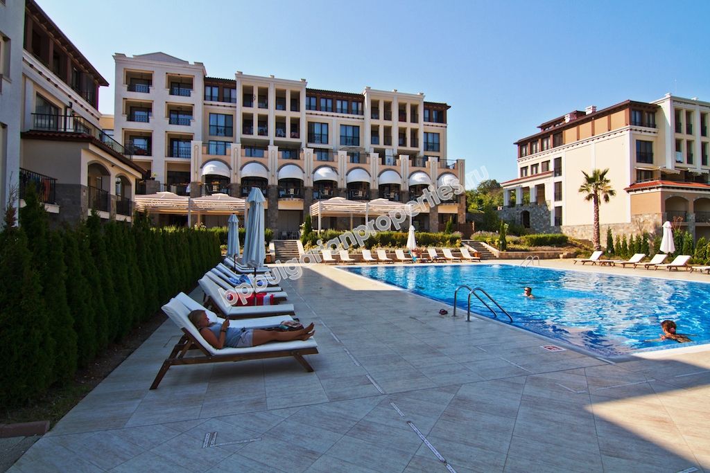 Луксозни таунхаузи за продажба на плажа край Созопол