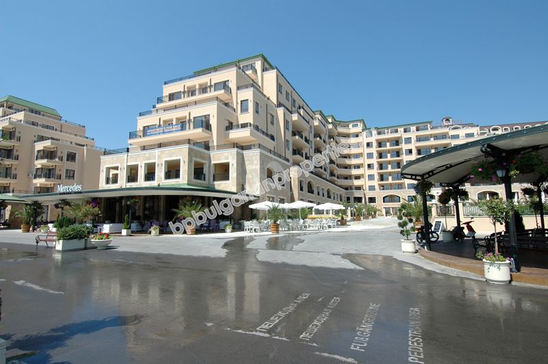 Луксозни апартаменти за продажба първа линия в Златни пясъци Луксозни апартаменти за продажба първа линия в Златни пясъци