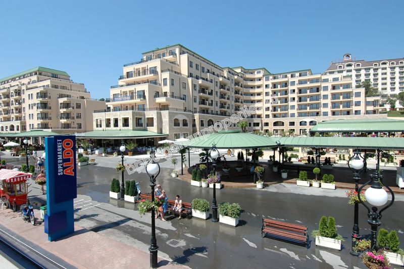 Луксозни апартаменти за продажба първа линия в Златни пясъци Луксозни апартаменти за продажба първа линия в Златни пясъци