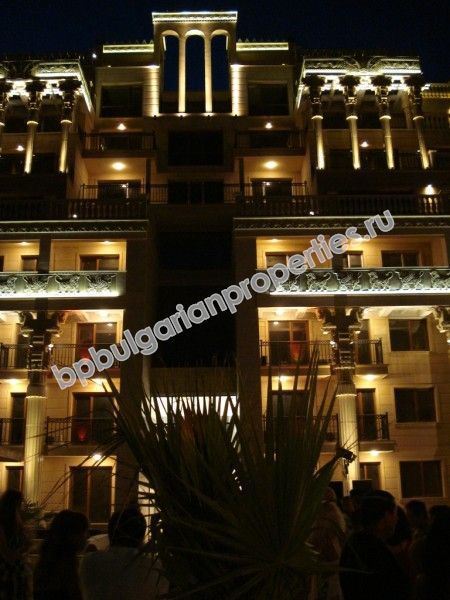 Луксозни апартаменти за продажба на плажа край Златни Пясъци