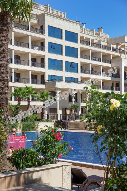 Луксозни апартаменти за продажба на плажа край Златни Пясъци