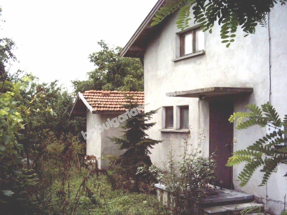 Нова двуетажна къща за продажба в село в полите на Странджа планина