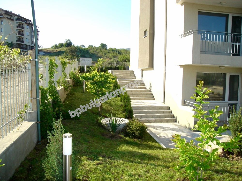 Тристаен апартамент за продажба близо до плажа в курорта Свети Влас