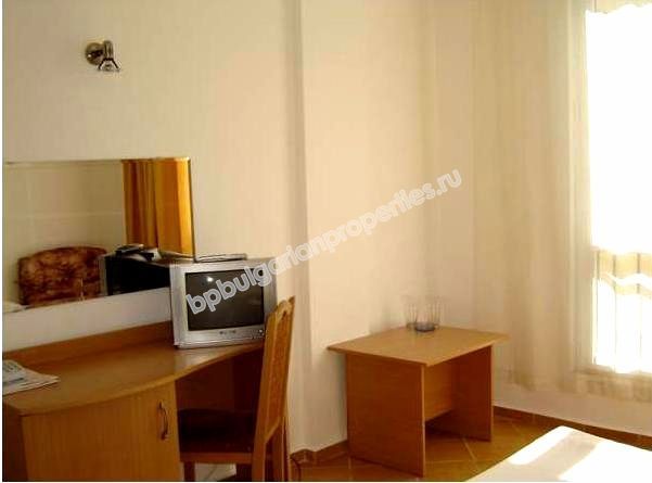 Действащ хотел за продажба близо до плажа в центъра на курорта Слънчев Бряг