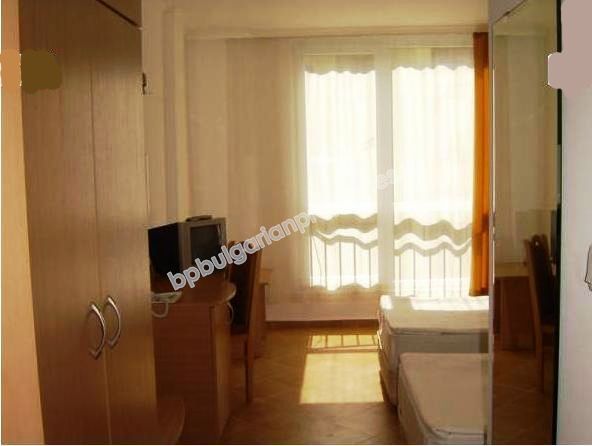 Действащ хотел за продажба близо до плажа в центъра на курорта Слънчев Бряг