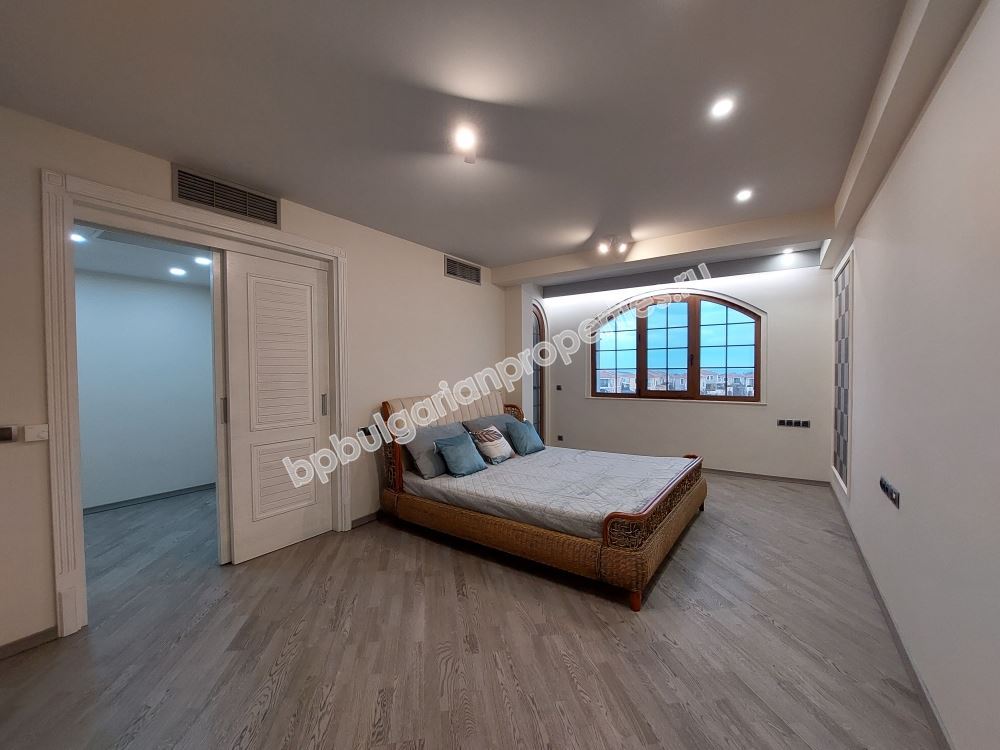 Луксозен имот в затворен комплекс близо до Бургас