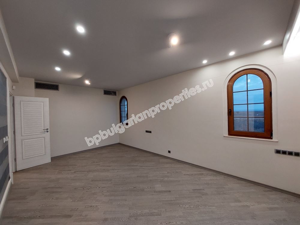 Луксозен имот в затворен комплекс близо до Бургас