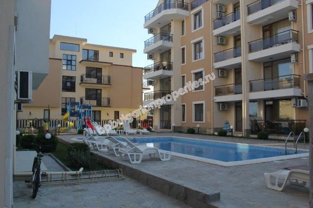 Апартамент за лятна почивка в комплекс с басейн близо до морето Апартамент за лятна почивка в комплекс с басейн близо до морето