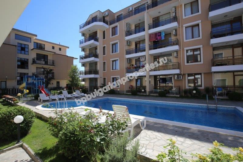 Апартамент за лятна почивка в комплекс с басейн близо до морето Апартамент за лятна почивка в комплекс с басейн близо до морето