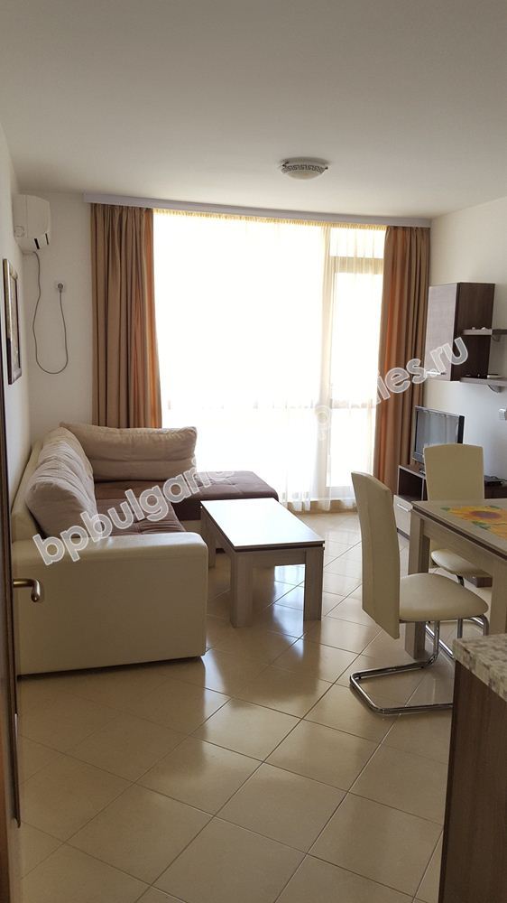 Апартамент за лятна почивка в комплекс с басейн близо до морето Апартамент за лятна почивка в комплекс с басейн близо до морето