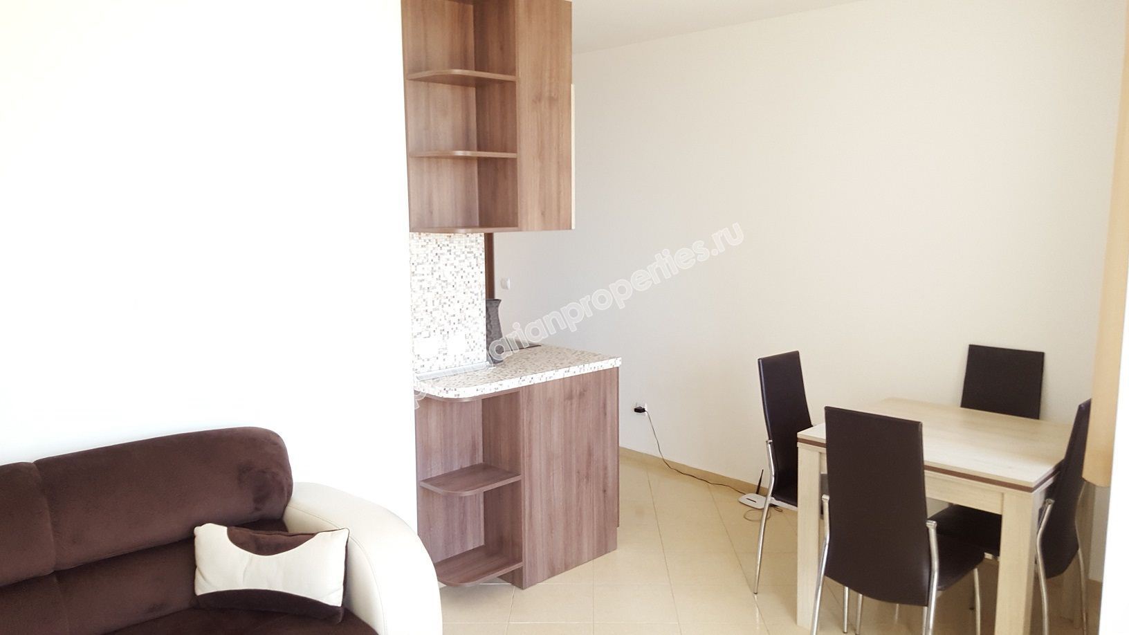 Апартамент с една спалня в затворен комплекс с басейн за нощувки Апартамент с една спалня в затворен комплекс с басейн за нощувки