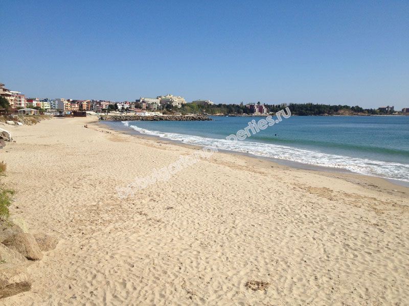 Апартамент с една спалня в затворен комплекс с басейн за нощувки Апартамент с една спалня в затворен комплекс с басейн за нощувки