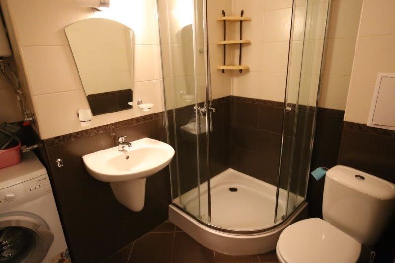 Апартамент с една спалня в затворен комплекс с басейн за нощувки Апартамент с една спалня в затворен комплекс с басейн за нощувки