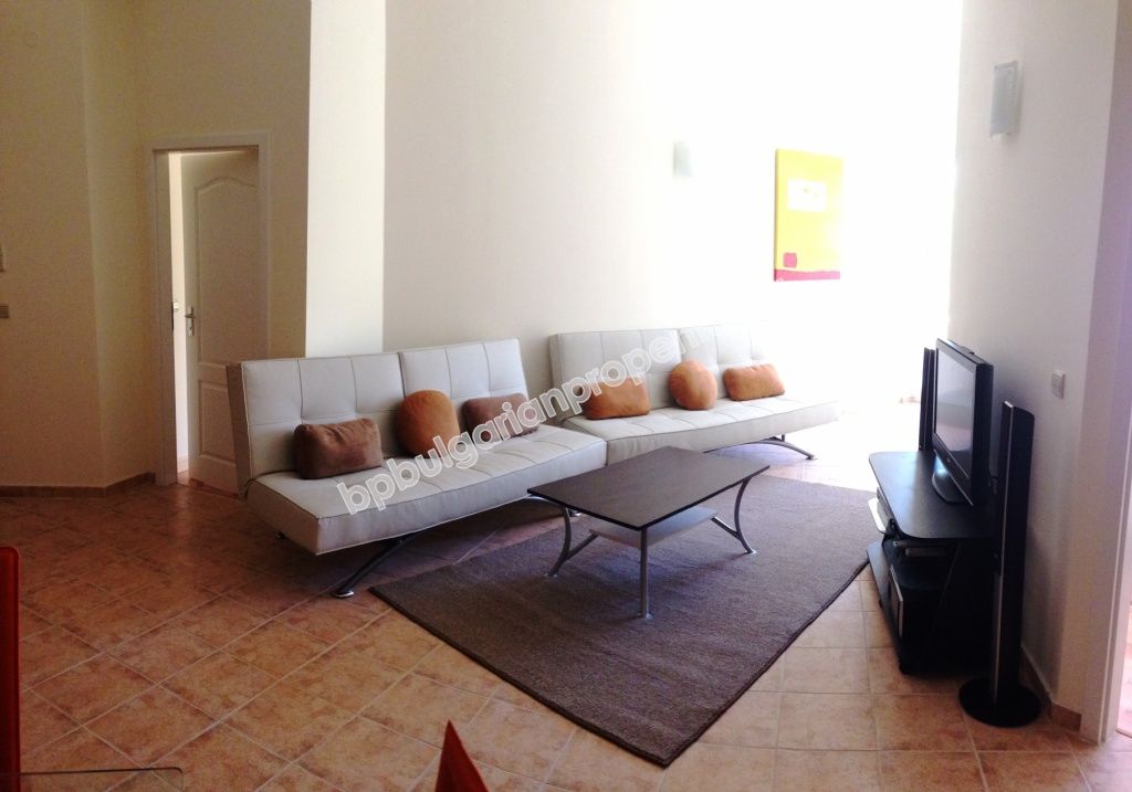 Луксозен мебелиран двуспален апартамент за продажба в курорта Златни Пясъци