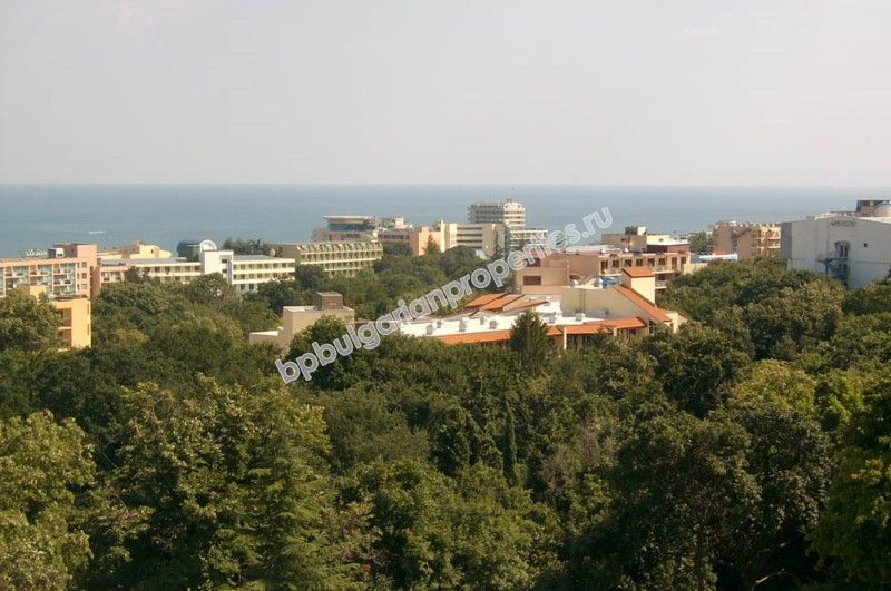 Луксозен мебелиран двуспален апартамент за продажба в курорта Златни Пясъци