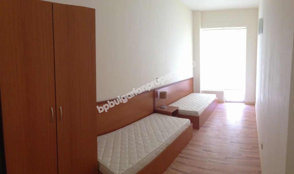 Луксозен мебелиран двуспален апартамент за продажба в курорта Златни Пясъци