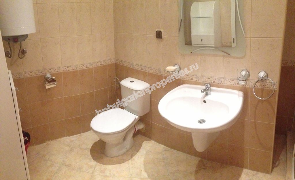 Луксозен мебелиран двуспален апартамент за продажба в курорта Златни Пясъци