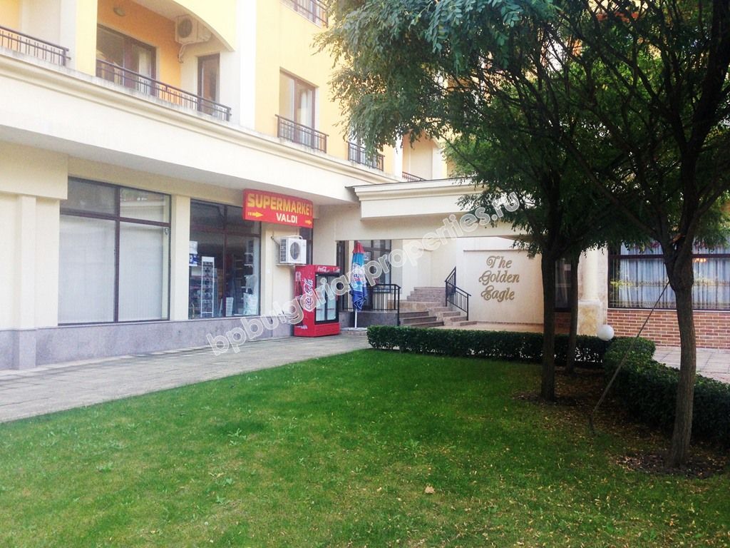 Луксозен мебелиран двуспален апартамент за продажба в курорта Златни Пясъци