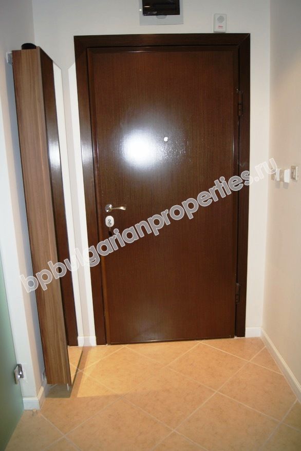 Луксозен двустаен апартамент на първа линия море за продажба в курорта Лозенец