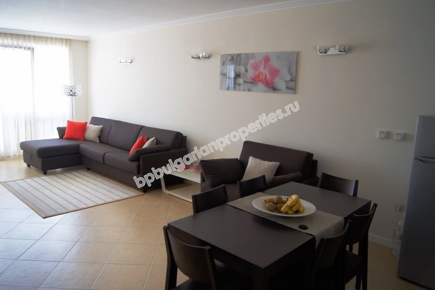 Луксозен двустаен апартамент на първа линия море за продажба в курорта Лозенец