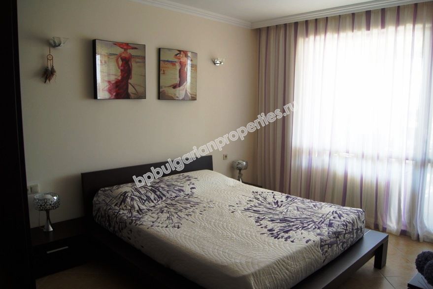 Луксозен двустаен апартамент на първа линия море за продажба в курорта Лозенец