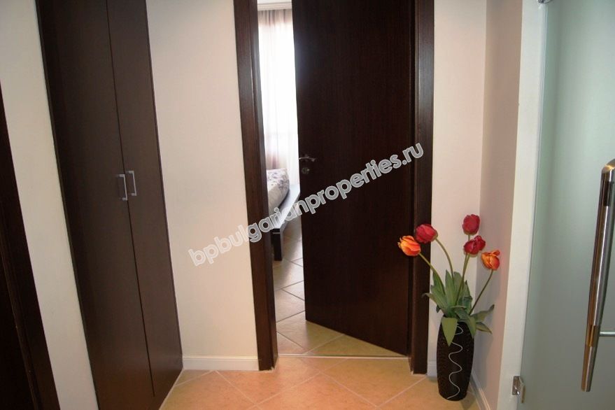 Луксозен двустаен апартамент на първа линия море за продажба в курорта Лозенец