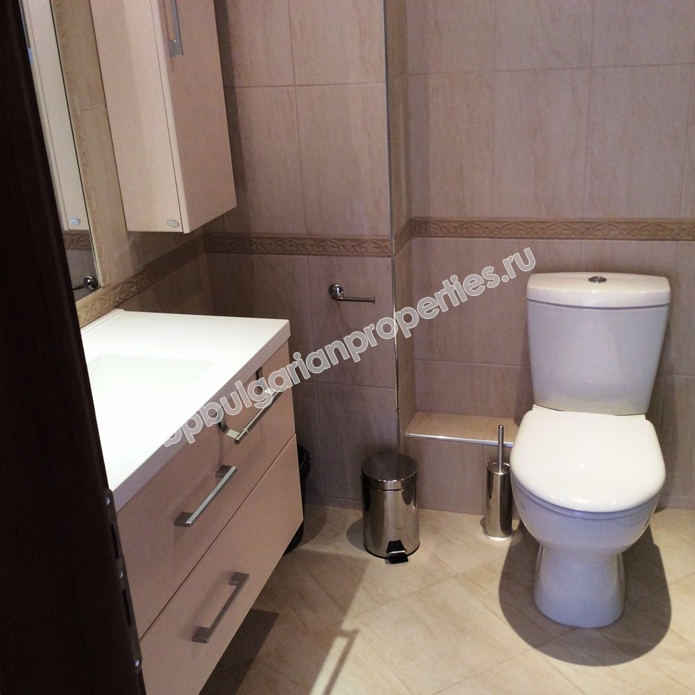 Луксозен двустаен апартамент на първа линия море за продажба в курорта Лозенец