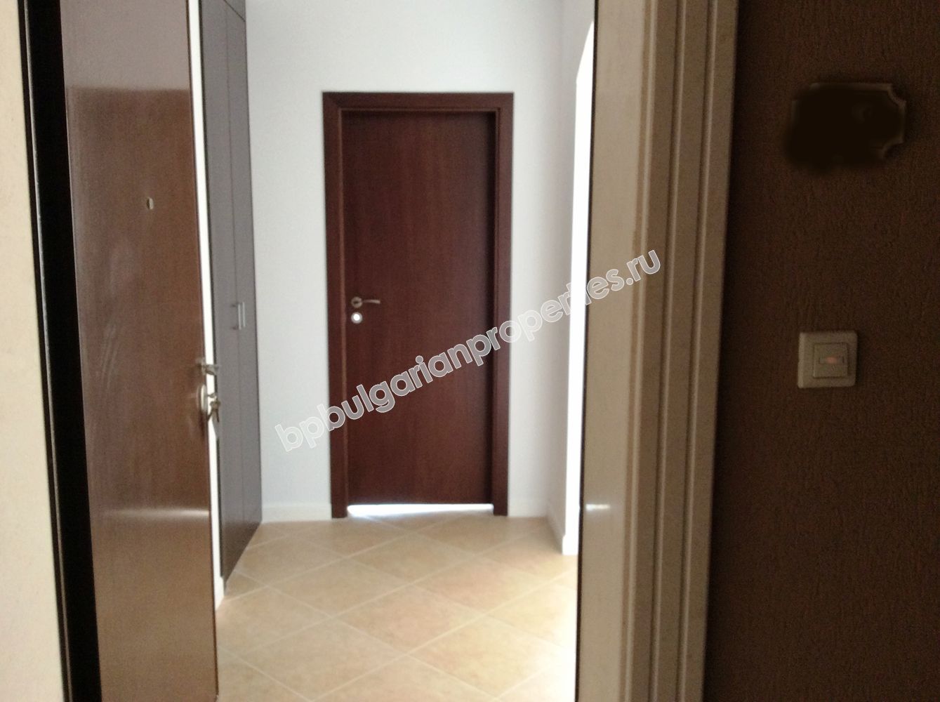 Луксозен двустаен апартамент на първа линия море за продажба в курорта Лозенец