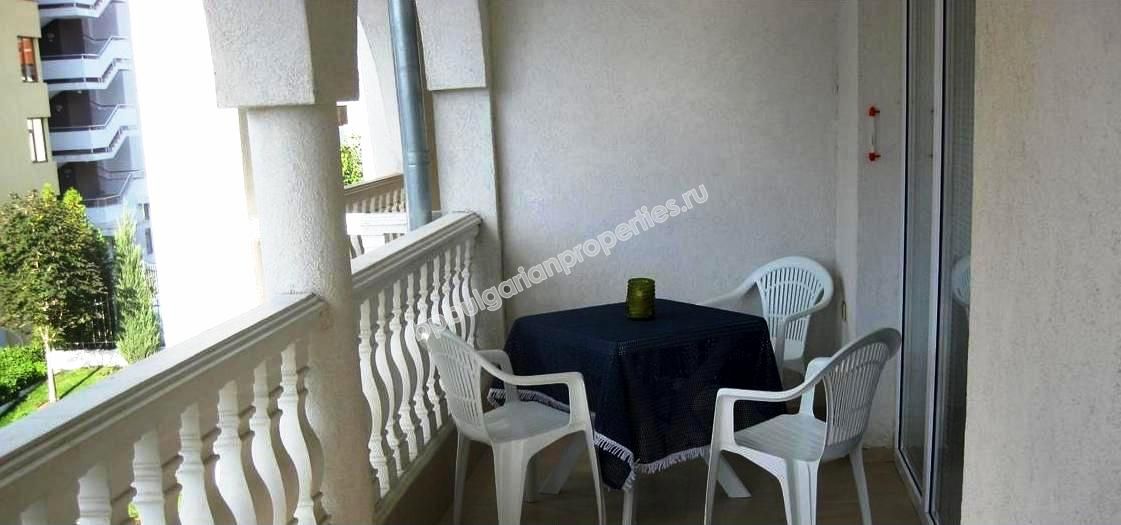 Луксозен апартамент на първа линия море за продаване в курорта Свети Влас