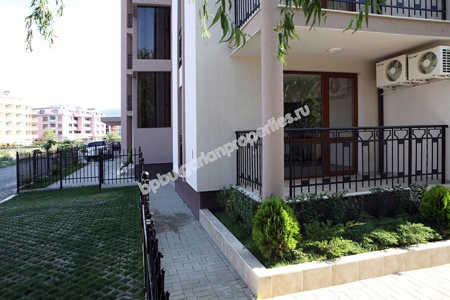 Луксозни апартаменти за продажба в комплекс близо до морето в Слънчев Бряг